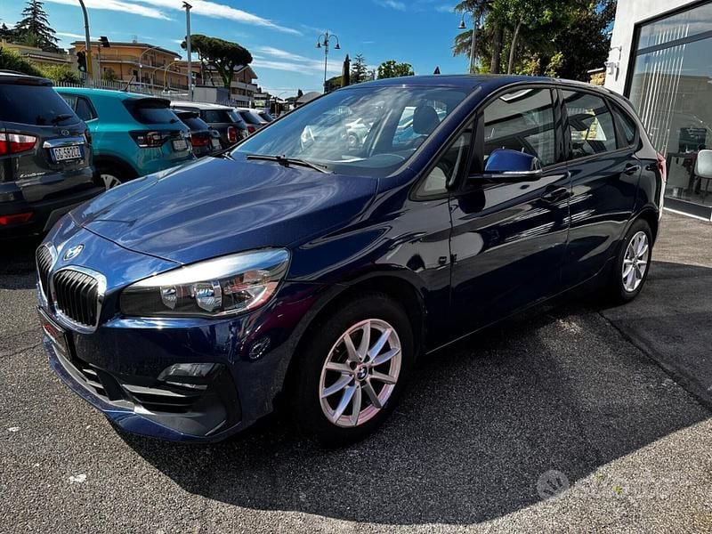 Usata BMW 218 Luxury Line 190 CV (139 kW) 2019 Blu Station wagon