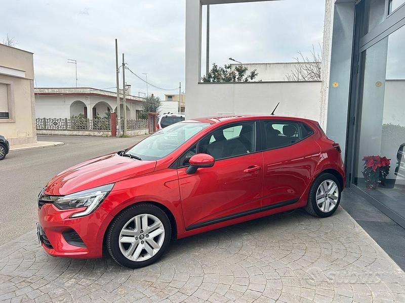 Usata Renault Clio V Techno 101 CV (74 kW) 2022 Rosso Berlina