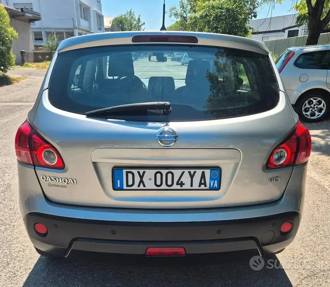 Usata Nissan Qashqai Tekna 150 CV (110 kW) 2009 Grigio SUV