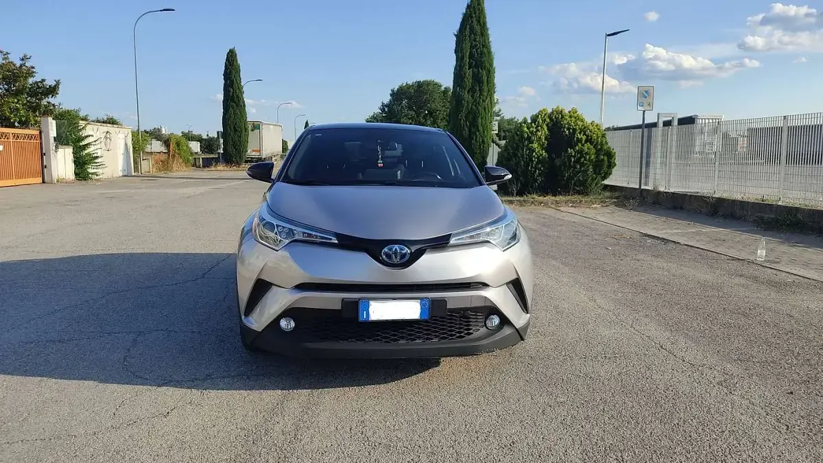 Usata Toyota C-HR Trend 122 CV (89 kW) 2019 Grigio SUV