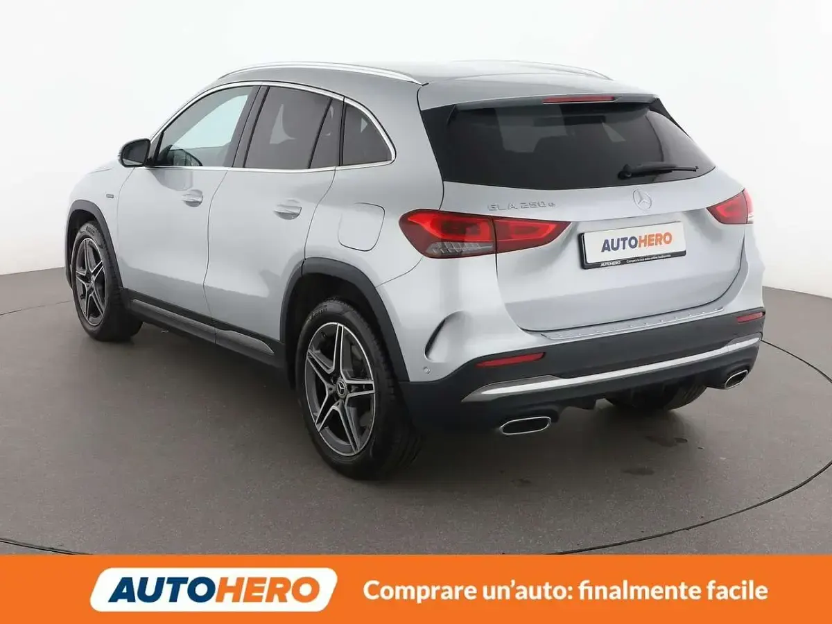 Usata Mercedes GLA250 Premium 160 CV (117 kW) 2020 Argento SUV