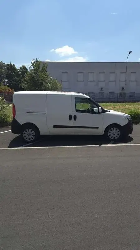 Usata Fiat Doblò Dynamic 105 CV (77 kW) 2016 Bianco Monovolume