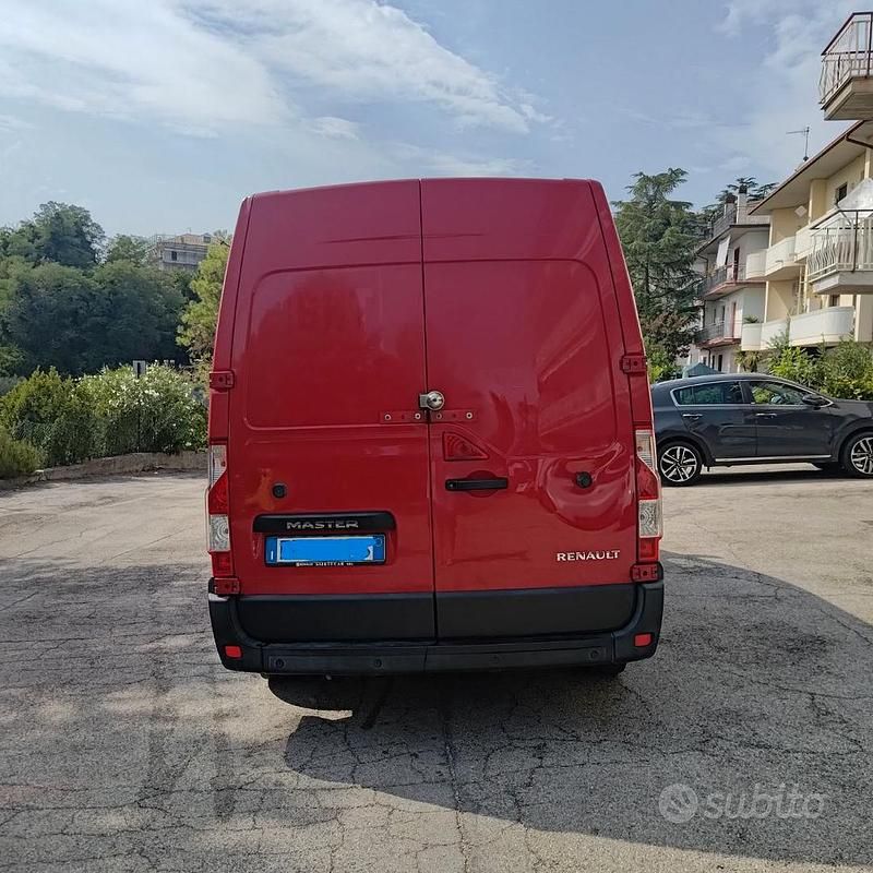 Occasion Renault Master 129 ch (94 kW) 2016 Rouge Berline