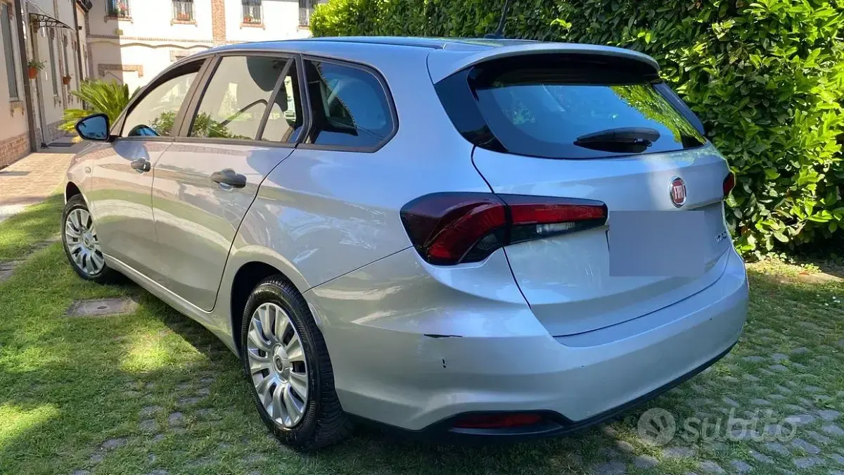 Usata Fiat Tipo 100 CV (73 kW) 2022 Grigio Station wagon