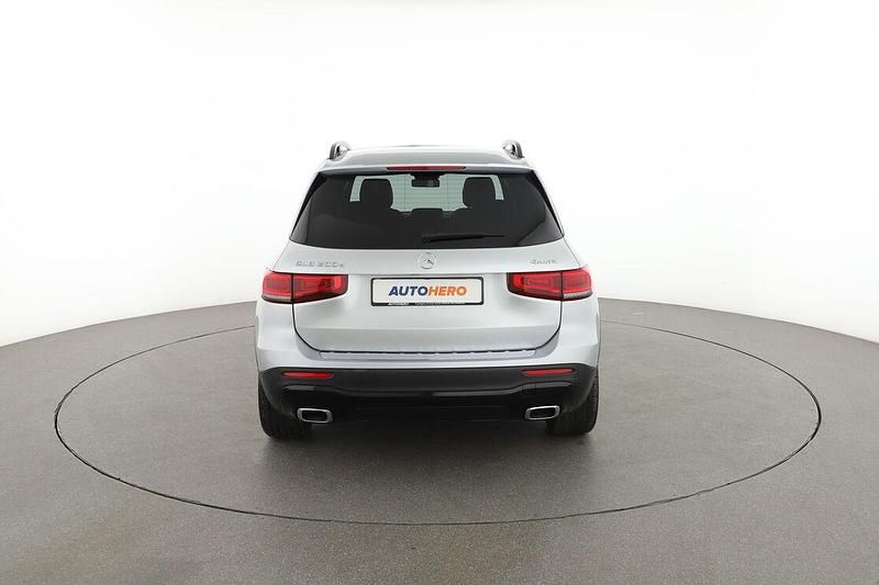 Begagnad Mercedes GLB200 Progressive 150 HK (110 kW) 2020 Silver SUV