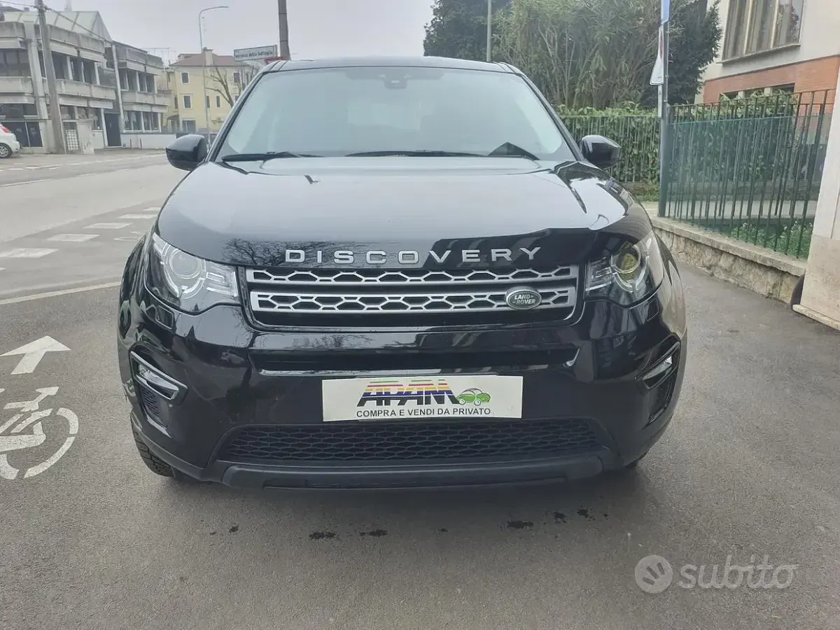 Usado Land Rover Discovery Sport SE 150 HP (110 kW) 2018 Preto SUV