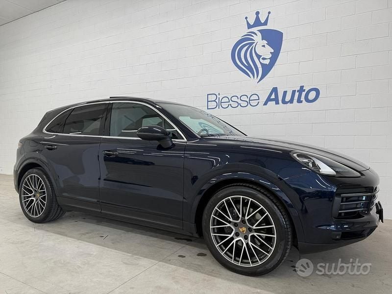 Usata Porsche Cayenne 340 CV (250 kW) 2020 Blue cobalto SUV