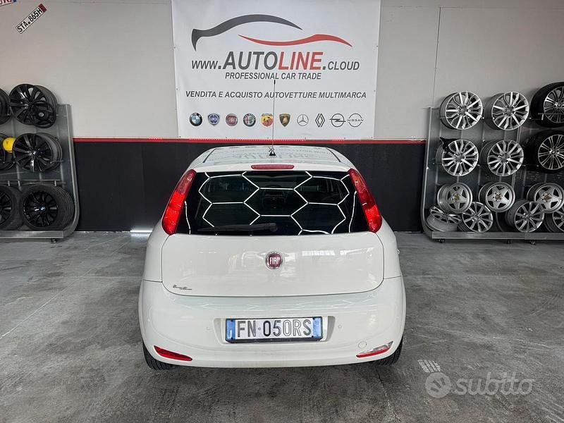 Usata Fiat Punto 95 CV (69 kW) 2017 Bianco Utilitaria