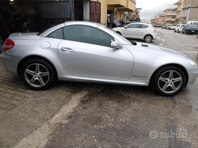 Usata Mercedes SLK200 163 CV (119 kW) 2005 Marrone Cabrio