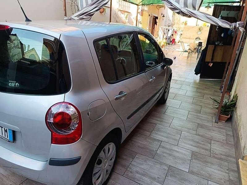 Käytetty Renault Modus 68 HP (50 kW) 2006 Tila-auto