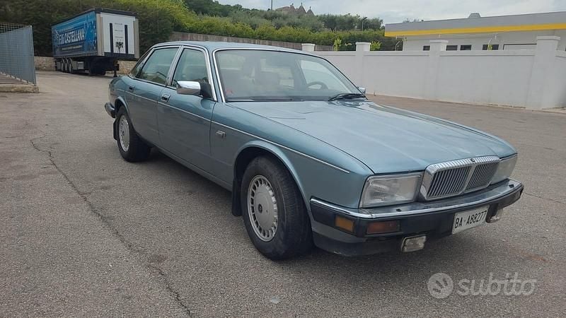 Usata Jaguar XJ40 234 CV (172 kW) 1989 Blu Berlina