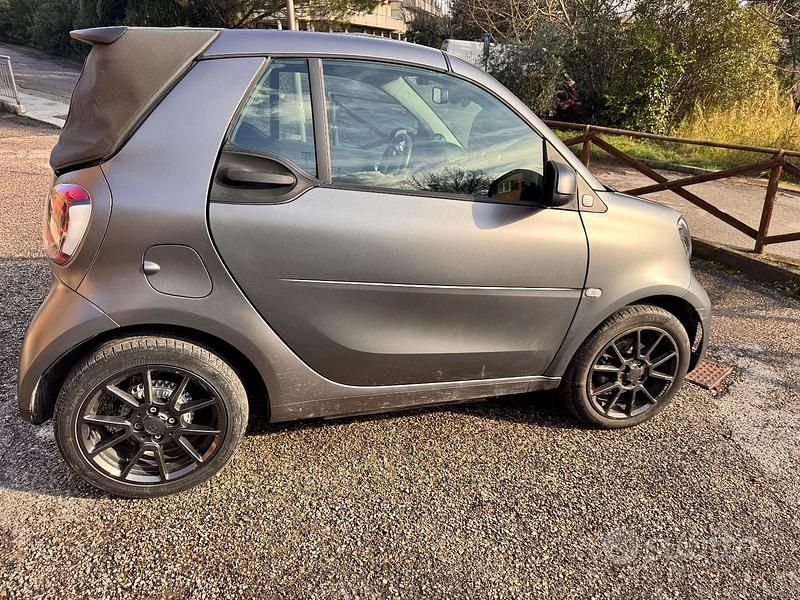 Begagnad Smart ForTwo Electric Drive Prime 60 kW (82 HK) 2021 Grå Cab