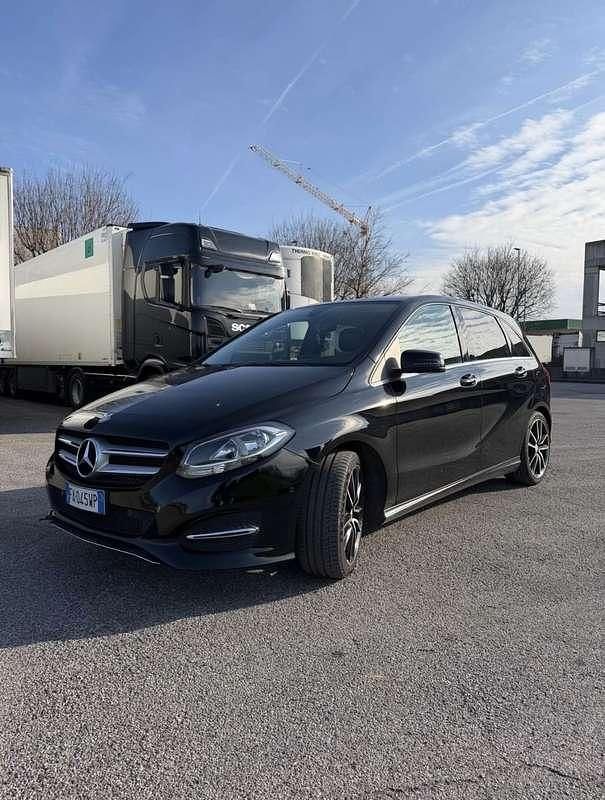 Usata Mercedes B180 109 CV (80 kW) 2016 Monovolume