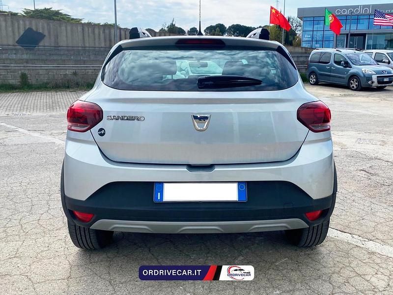 Usata Dacia Sandero Essentiel 100 CV (73 kW) 2022 Giallo Utilitaria