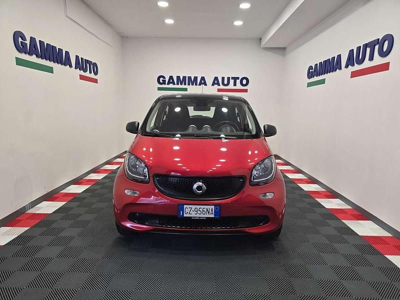 Usata Smart ForFour 71 CV (52 kW) 2016 Red cadium metallic Utilitaria