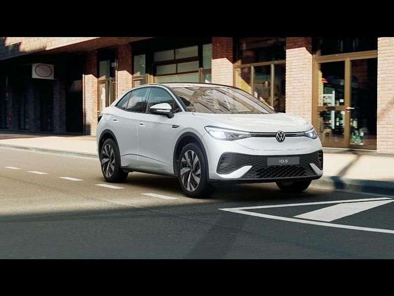 Usata VW ID.5 Pro Performance 69 kW (95 CV) 2023 Glacier white metallizzato ner SUV