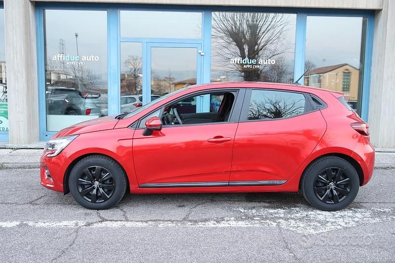 Usata Renault Clio V Zen 101 CV (74 kW) 2020 Rosso Berlina
