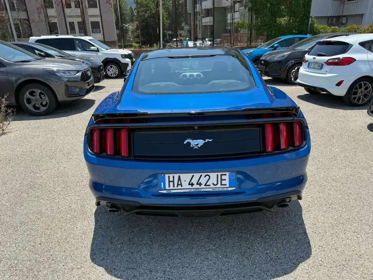 Usata Ford Mustang Fastback 314 CV (230 kW) 2018 Blu/azzurro Coupé