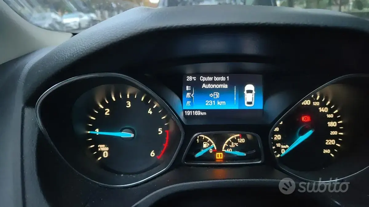 Usata Ford Focus 120 CV (88 kW) 2015 Bianco Berlina