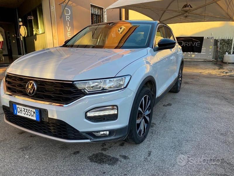 Bianco Usata 2021 VW T-Roc Style SUV | 15.990 € (Super prezzo) - Immagine 1/4