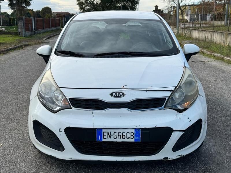 Usata Kia Rio EX 90 CV (66 kW) 2012 Bianco Berlina