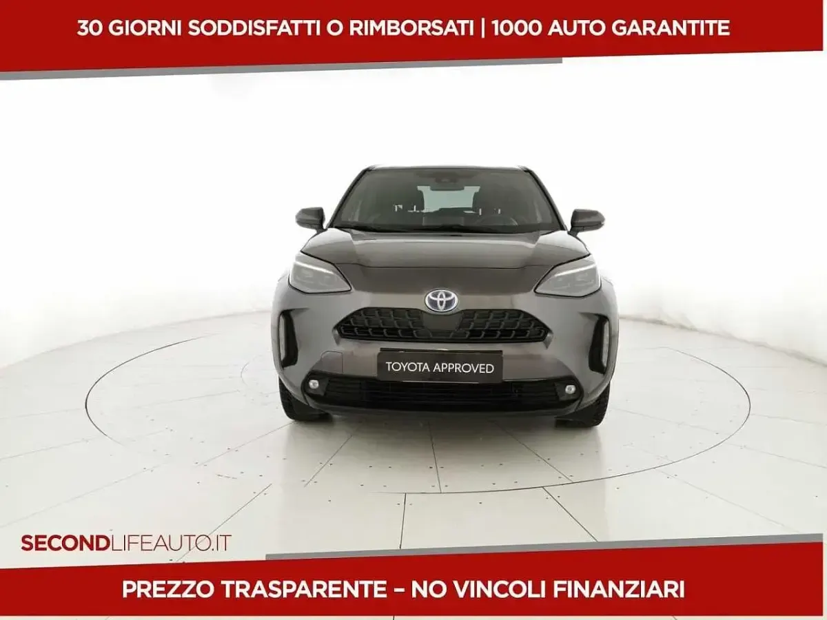 Usata Toyota Yaris Trend 116 CV (85 kW) 2022 Grigio Utilitaria