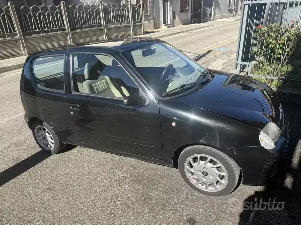 Usata Fiat 600 54 CV (39 kW) 2007 Viola Utilitaria