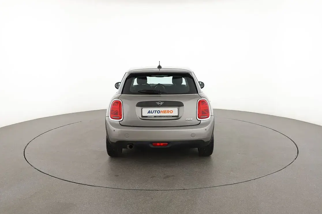 Usata Mini ONE 102 CV (75 kW) 2020 Grigio Utilitaria