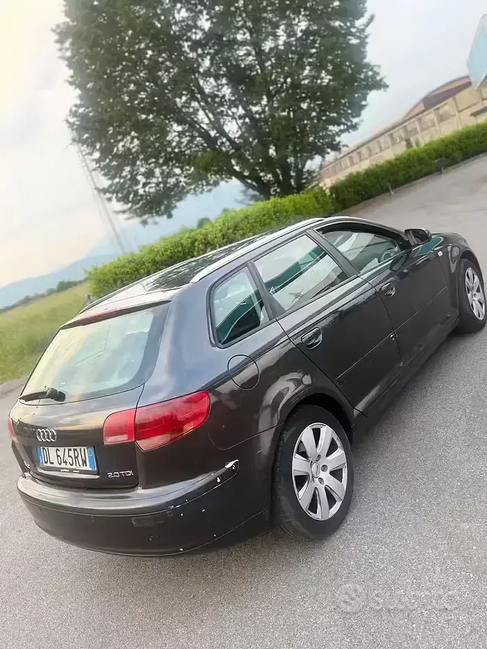 Usado Audi A3 Ambiente 140 CV (102 kW) 2008 Marrón Utilitario