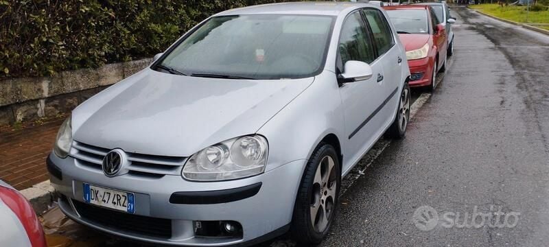 Grigio Usata 2008 VW Golf V Tre volumi | 1500 € (Super prezzo) - Immagine 1/4