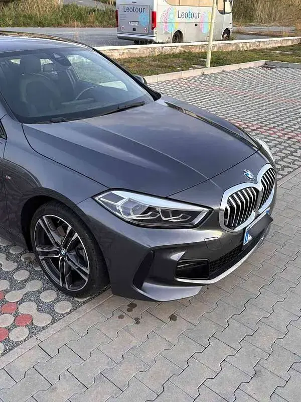 Usata BMW 116 M Sport 116 CV (85 kW) 2021 Grigio Utilitaria