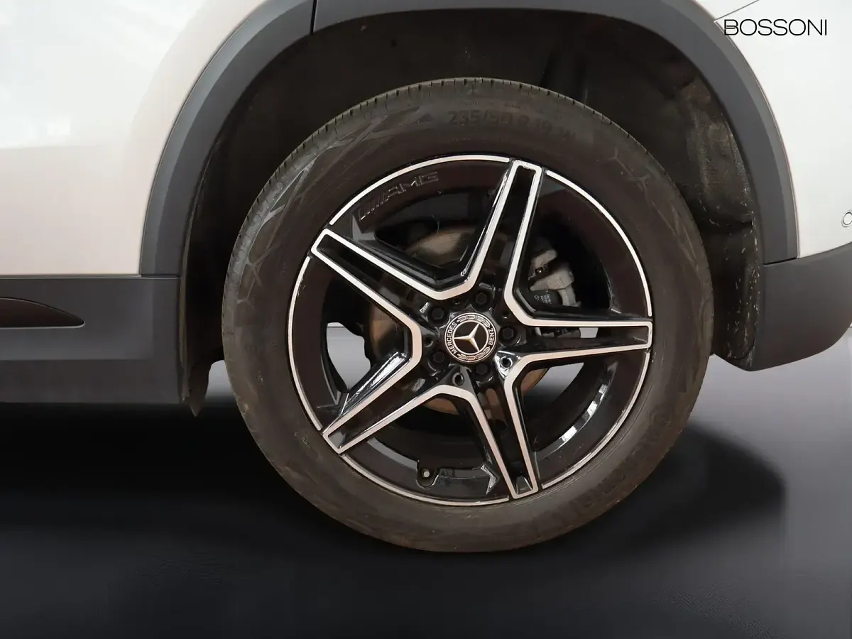 Usata Mercedes GLA200 Premium 150 CV (110 kW) 2022 Argento SUV