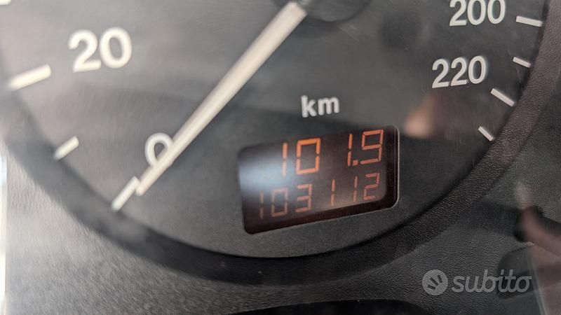 Blu Usata 2005 Opel Astra Tre volumi | 400 € (Super prezzo) - Immagine 1/4