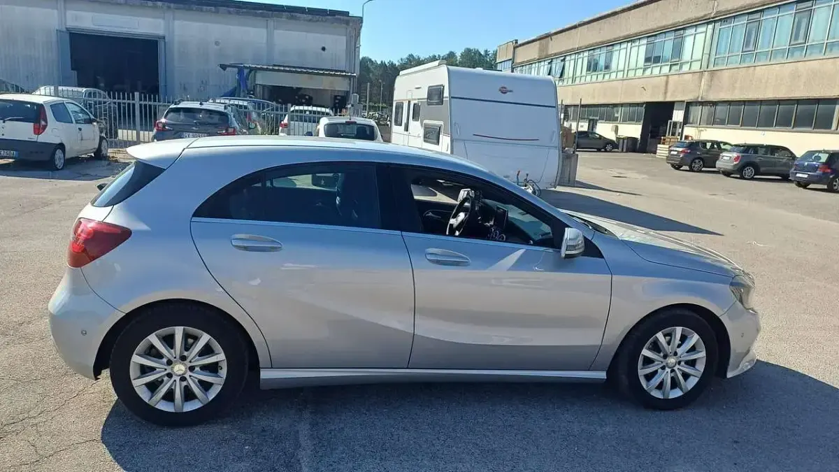Usata Mercedes A160 90 CV (66 kW) 2016 Argento Utilitaria