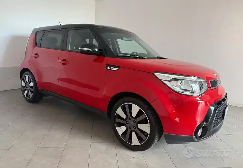 Usata Kia Soul 132 CV (97 kW) 2015 Rosso SUV