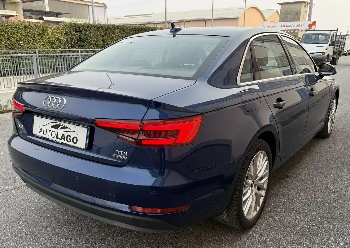 Usata Audi A4 Business 272 CV (200 kW) 2016 Blu/azzurro Berlina