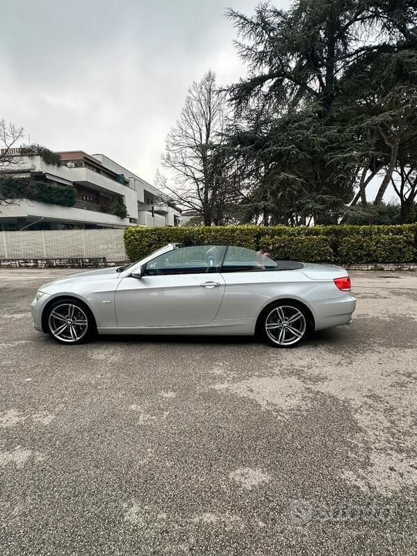 Usata BMW 330 Cabriolet Sport Line 231 CV (169 kW) 2007 Grigio Cabrio