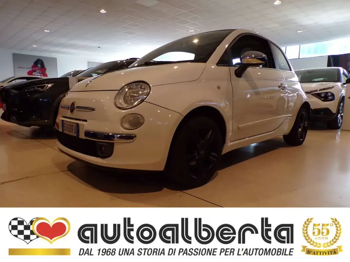 Usata Fiat 500 Lounge 69 CV (50 kW) 2010 Bianco pastello Berlina