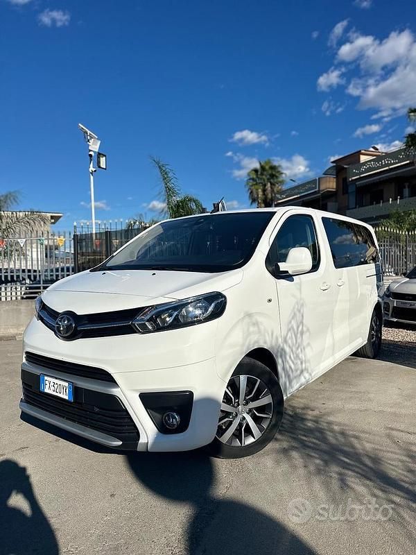 Usata Toyota Proace Verso Luxury 149 CV (109 kW) 2019 Bianco Station wagon