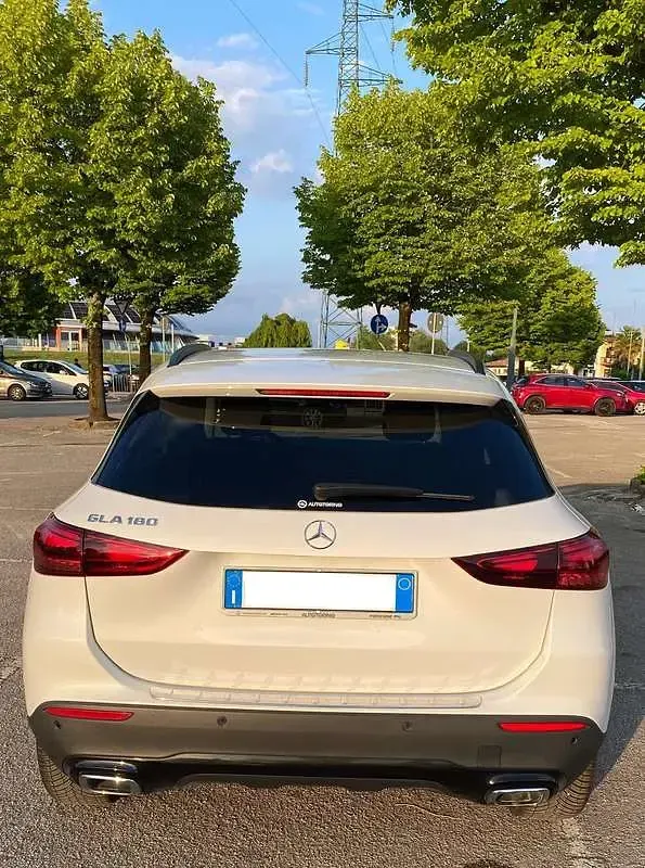 Usata Mercedes GLA180 Advanced Plus 136 CV (100 kW) 2023 Bianco SUV