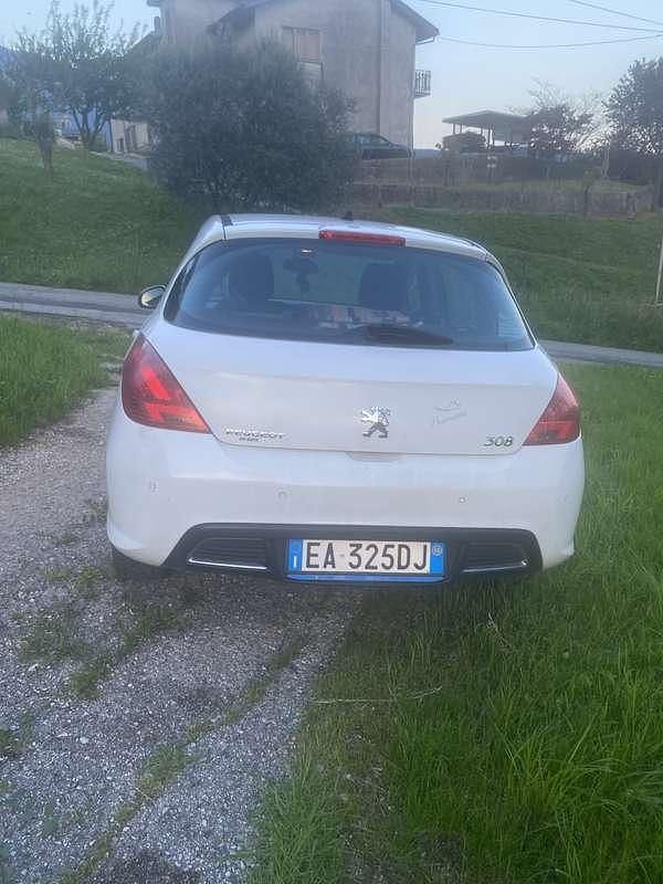 Usata Peugeot 308 Premium 90 CV (66 kW) 2010 Berlina