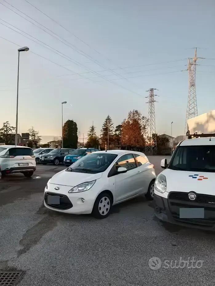 Begagnad Ford Ka 75 HK (55 kW) 2012 Vit Halvkombi