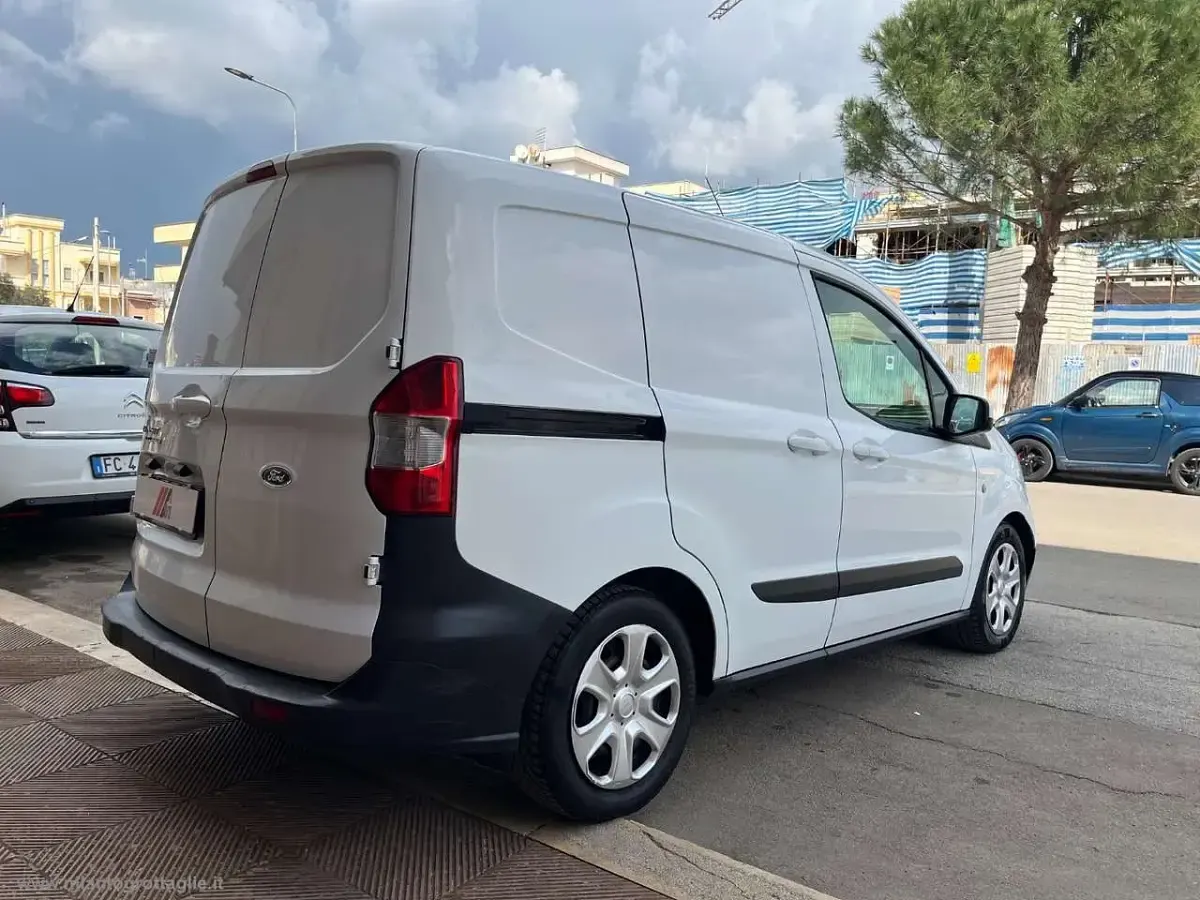Usata Ford Transit Trend 76 CV (55 kW) 2017 Bianco Furgone