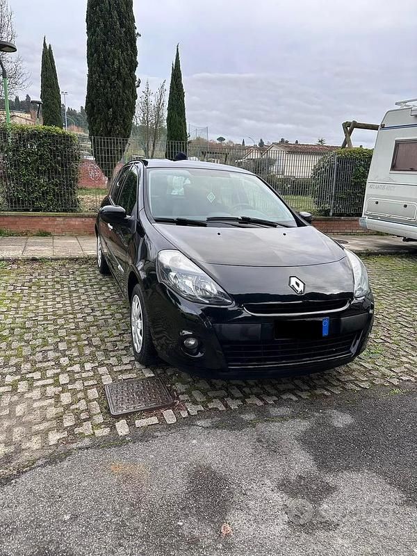 Usata Renault Clio IV 105 CV (77 kW) 2013 Nero Berlina
