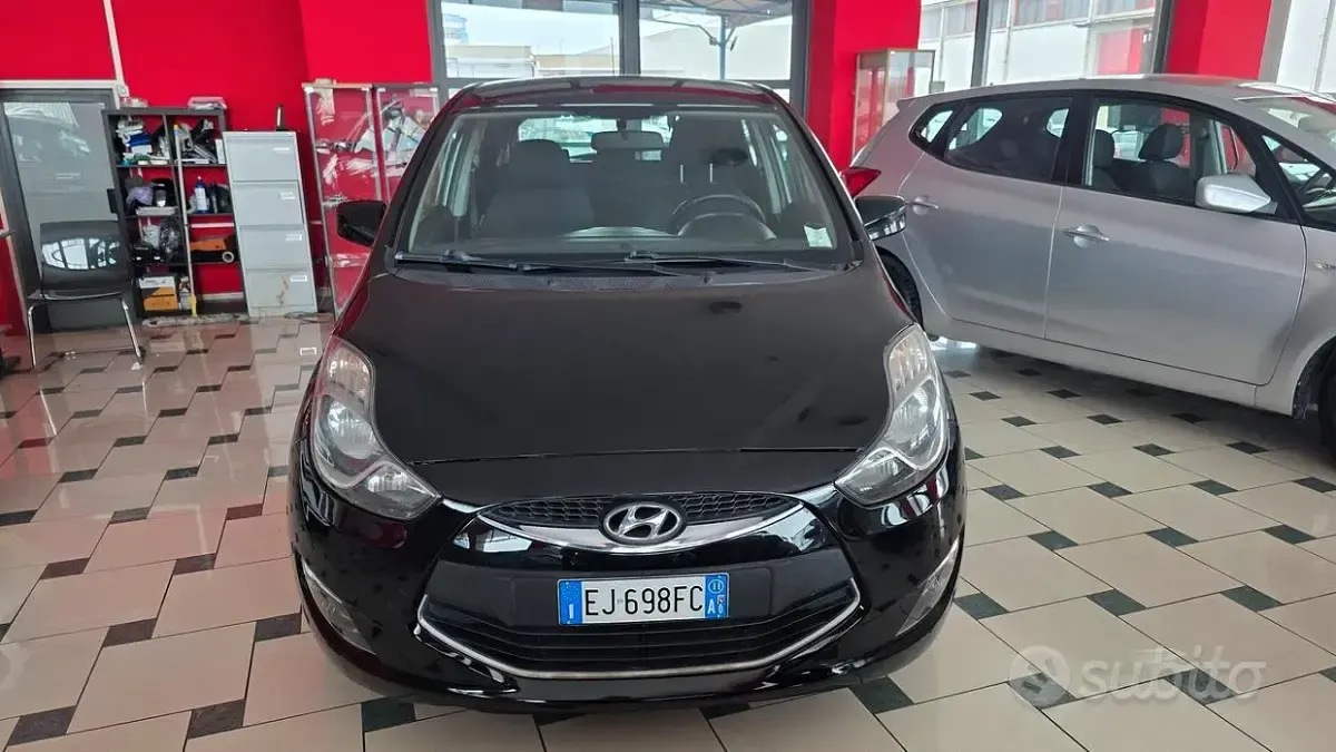 Usata Hyundai ix20 Comfort 77 CV (56 kW) 2011 Nero Utilitaria