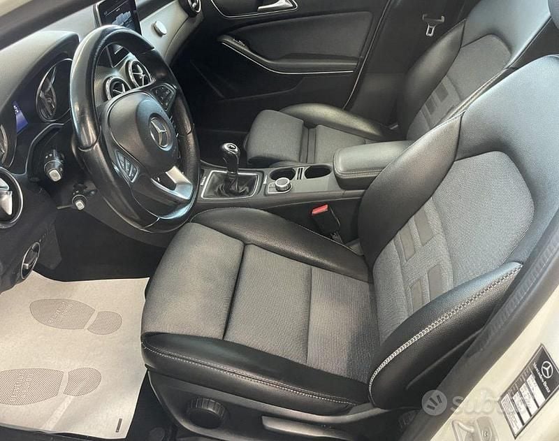 Usata Mercedes GLA180 Executive 110 CV (80 kW) 2016 Bianco SUV