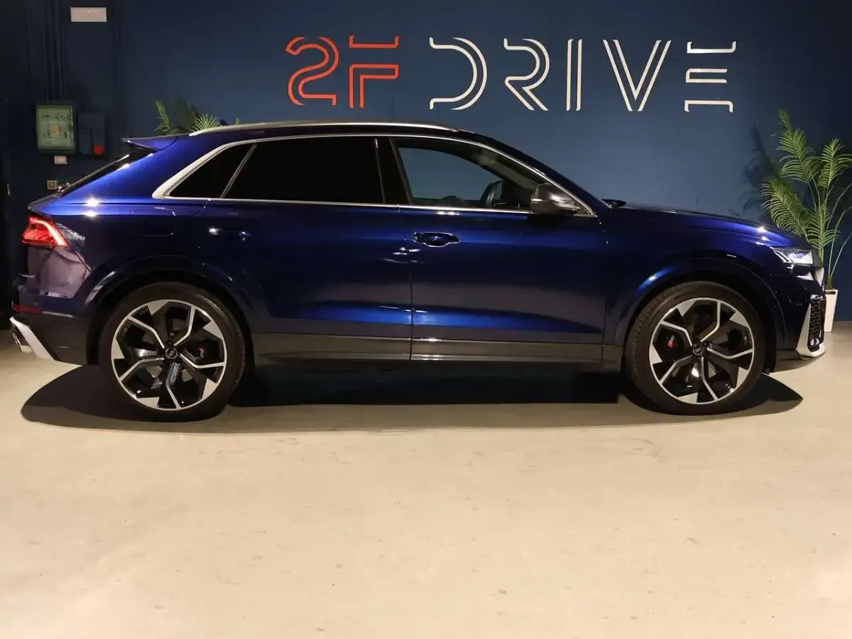 Usata Audi Q8 Ambiente 600 CV (441 kW) 2020 Blu/azzurro SUV