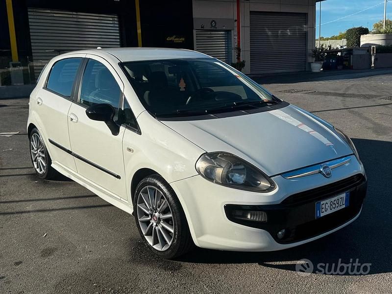 Bianco Usata 2012 Fiat Punto Evo Due volumi | 5200 € (Cara) - Immagine 1/4