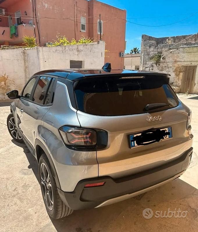 Usata Jeep Avenger Summit 101 CV (74 kW) 2024 Grigio SUV