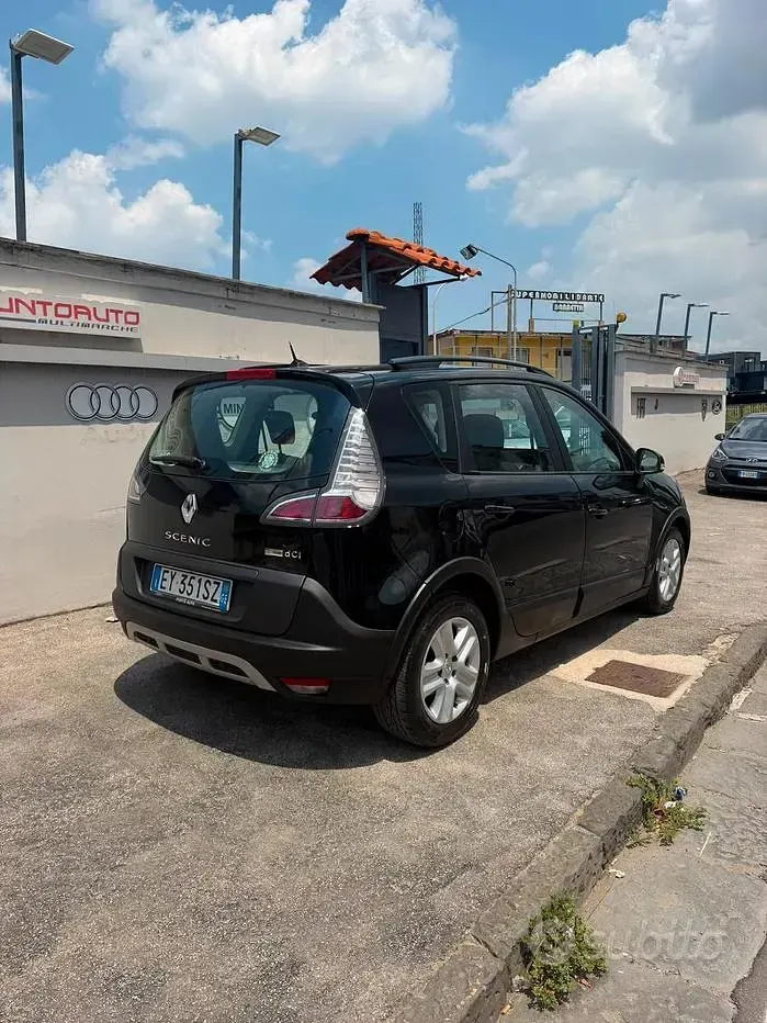 Usata Renault Scénic 110 CV (80 kW) 2015 Nero Monovolume